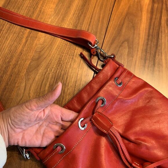 Roots purse, handbag, crossbody, messenger, real leather, red, lined - Picture 9 of 15